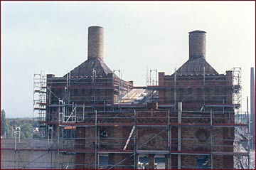  1989: Die Fassade noch ohne Anstrich